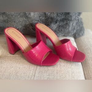 BAMBOO Women's Vibrant Pink Croc Heels